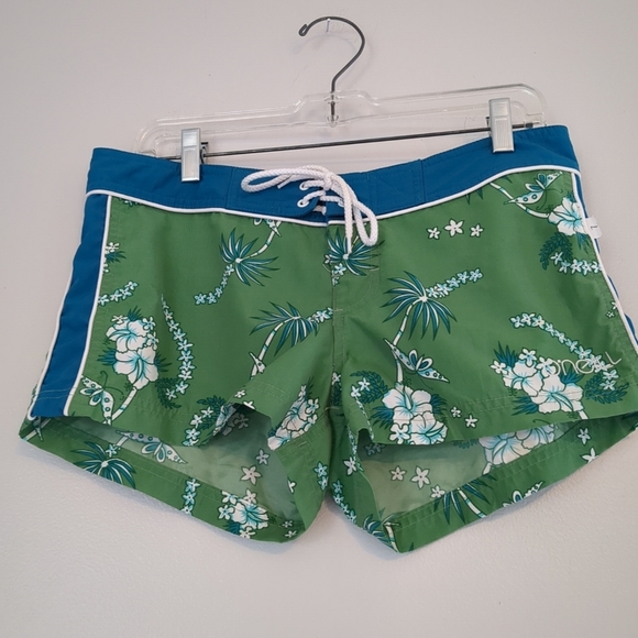 Final Price O'NEILL Hyperfreak Board Shorts Women's Size 7 Green Floral - Picture 1 of 8
